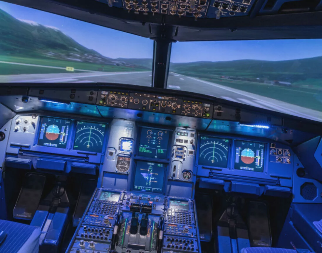 Cockpit d'un simulateur d'avion de ligne